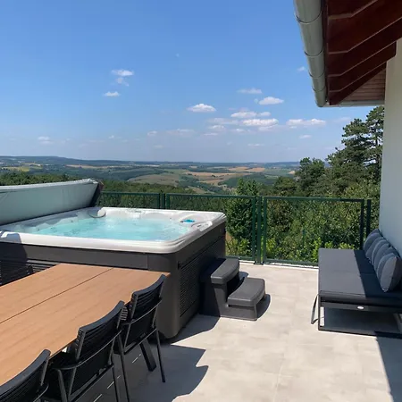 Bakonyi Panoráma élményház Apartman Tés
