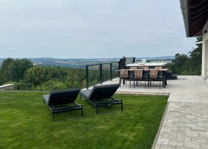 Bakonyi Panorama Elmenyhaz